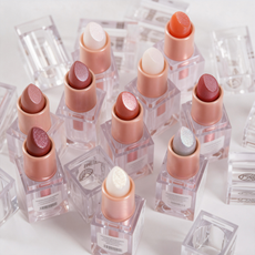 Wholesale diamond glitter lipstick collection in ice cube cases. Manufactured in China by top B2B supplier MCcosme.